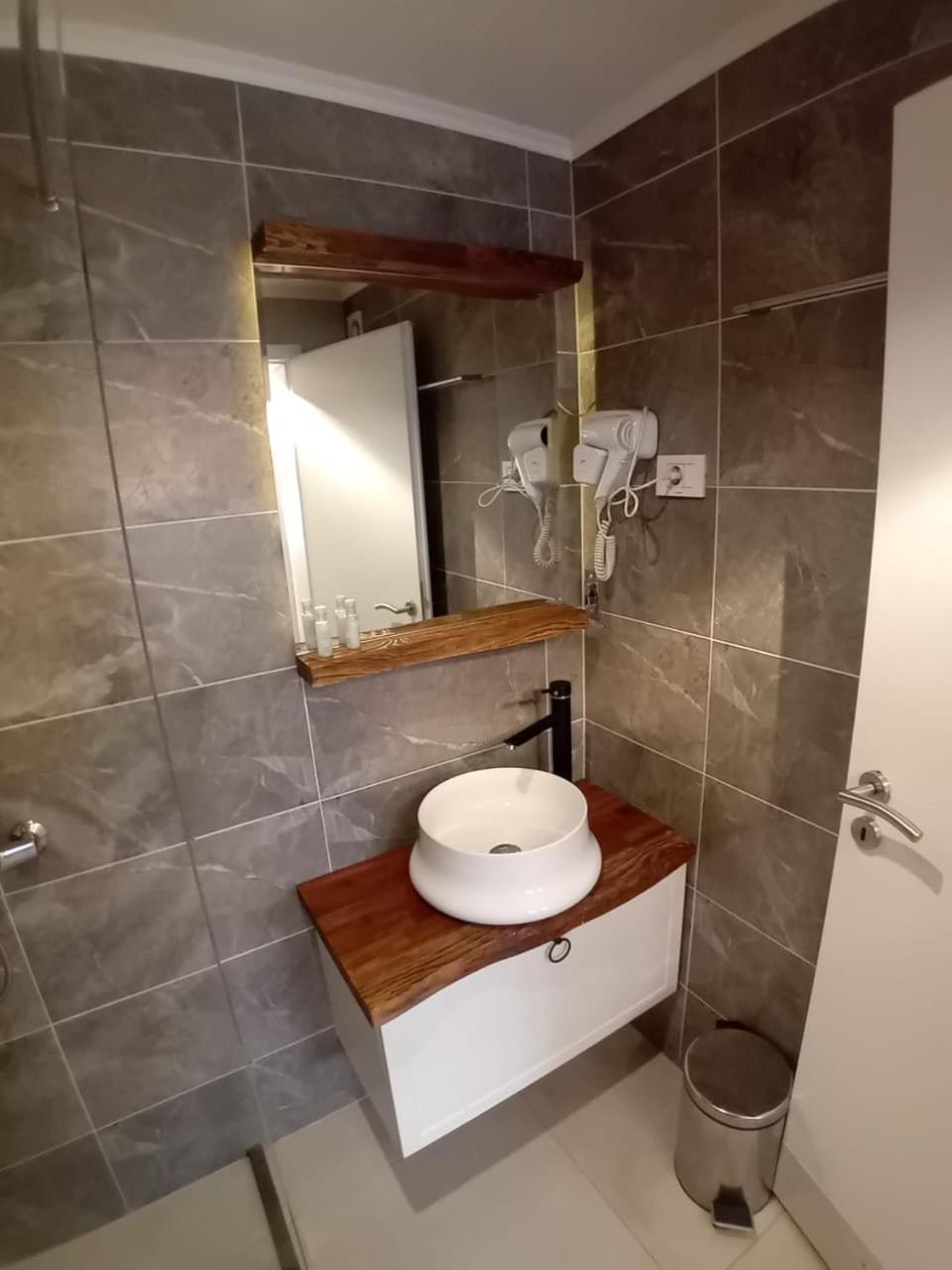 Hotel Driada Gjakova Экстерьер фото